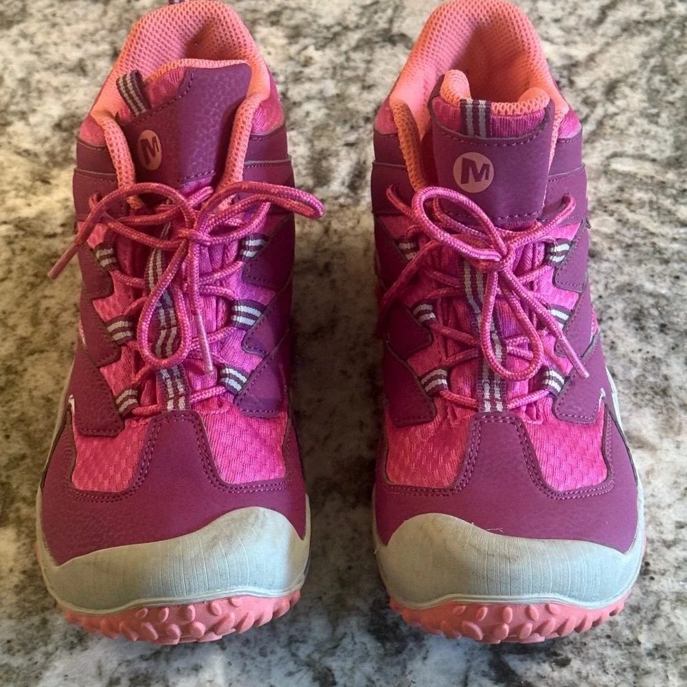 Merrell Chameleon 7 Access Mid Waterproof Hiking Boots Berry Pink Kids 4.5M - Picture 2 of 9